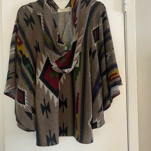 Women’s poncho style top. Vintage Havana